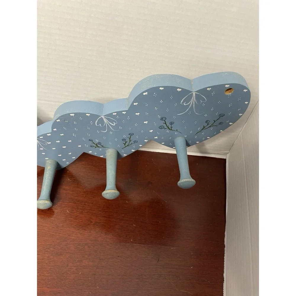 Vintage Grannycore Blue Wooden 5 Peg Heart Wall Mount Hanging Coat Rack